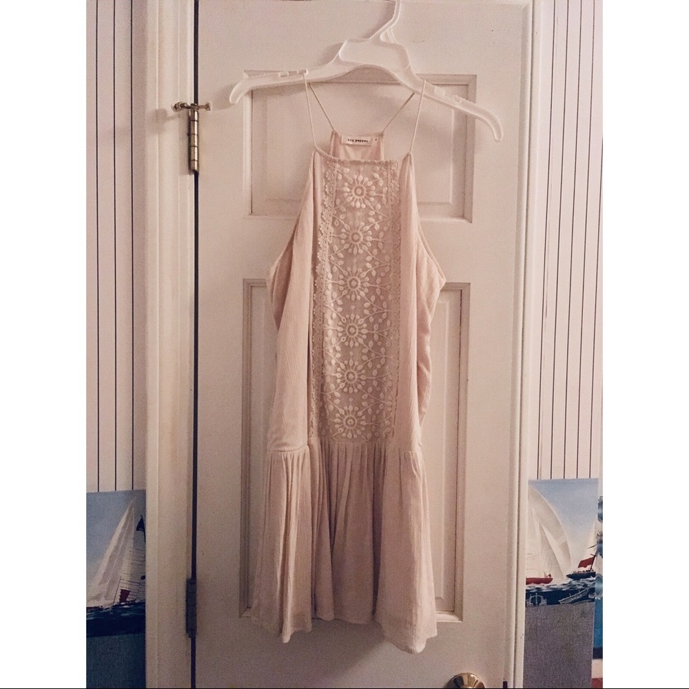 Francesca’s (Blu pepper) cream dress